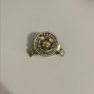 Disney Pin Trading Badge - Gold Tone
